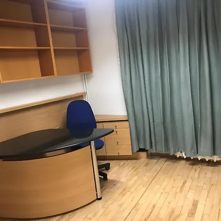 Duzy 4 Pokojowy Apartament, 3 Osobne I Salon, Do 6 Osob, Kuchnia, Lazienka, Balkon شقة