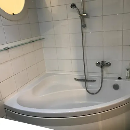 Duzy 4 Pokojowy Apartament, 3 Osobne I Salon, Do 6 Osob, Kuchnia, Lazienka, Balkon كراكوفيا
