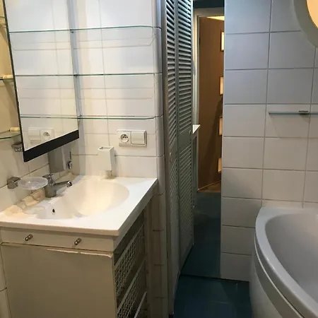 Duzy 4 Pokojowy Apartament, 3 Osobne I Salon, Do 6 Osob, Kuchnia, Lazienka, Balkon شقة كراكوفيا