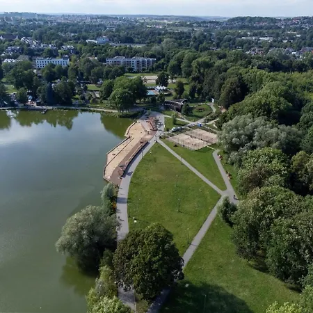 Duzy 4 Pokojowy Apartament, 3 Osobne I Salon, Do 6 Osob, Kuchnia, Lazienka, Balkon * كراكوفيا